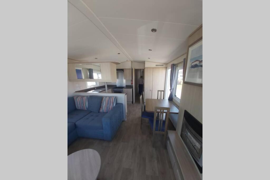 8 Berth Caravan At Parkdean Camber Sands Exteriör bild