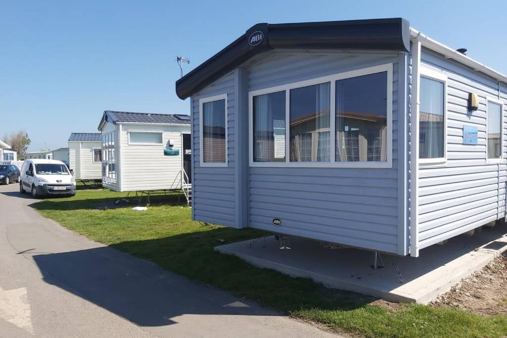 8 Berth Caravan At Parkdean Camber Sands Exteriör bild